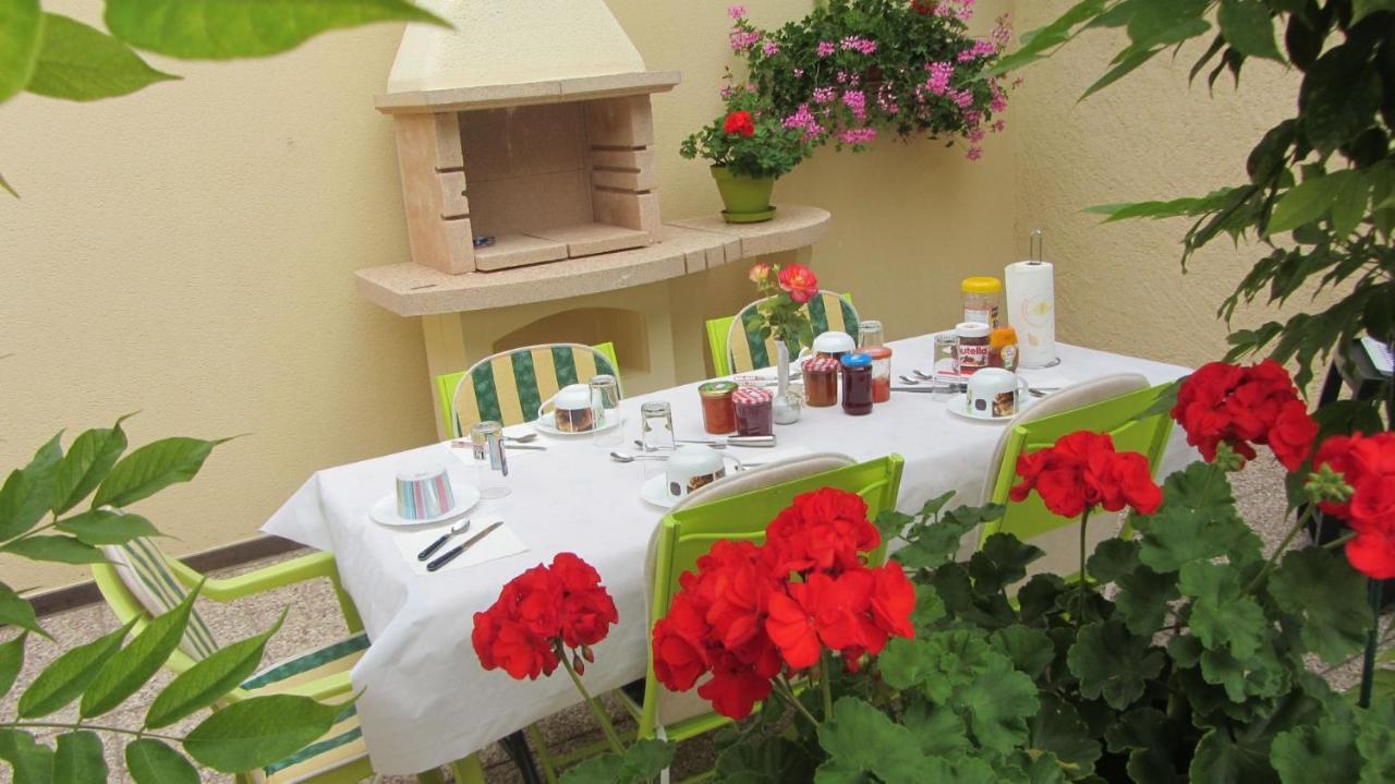 Les Glycines Bed & Breakfast Choloy Exterior photo